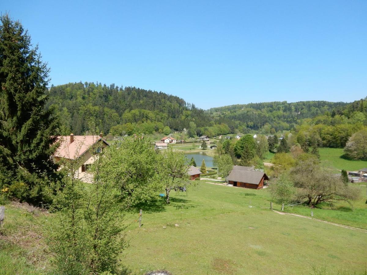 Cosy Holiday Home With Garden In Walscheid Exterior photo