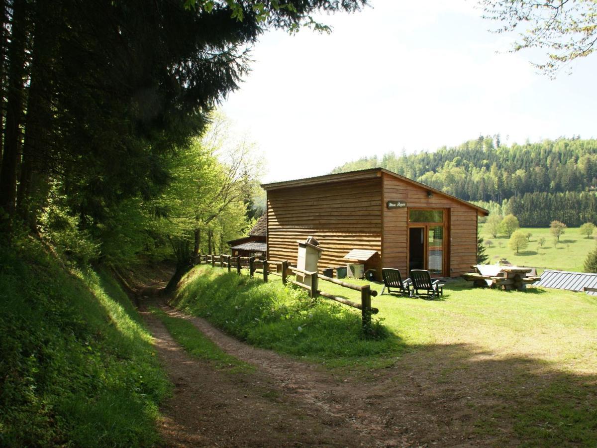 Cosy Holiday Home With Garden In Walscheid Exterior photo